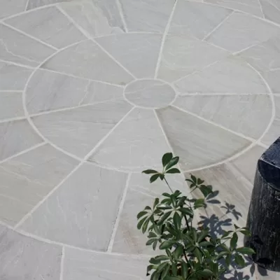 Strata Stone – Circle Collection – Classic – Grey Sandstone Circles